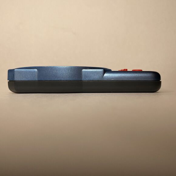 Battleship Electronic Handheld Game Pocket Size Milton Bradley (Hasbro, 2002) - Picture 10 of 11